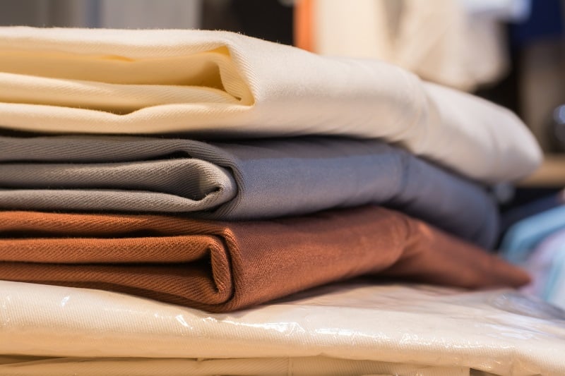 差异 -  chinos and-dress-pant