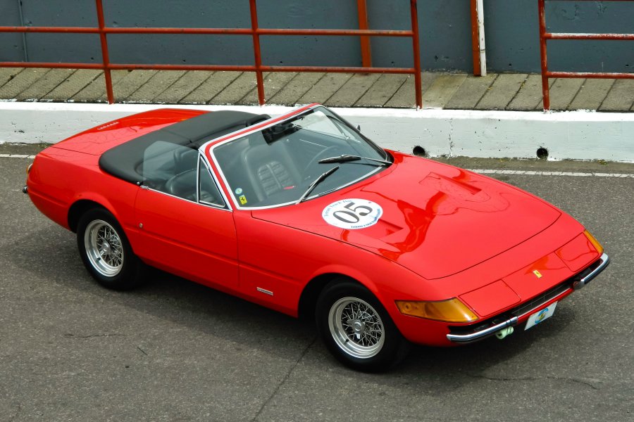 法拉利365 GTB4 Daytona