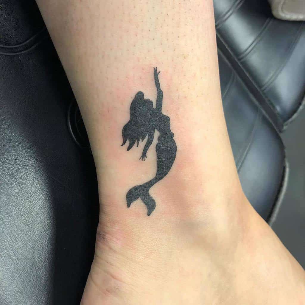 小美人鱼小简单的纹身micks_tattooz