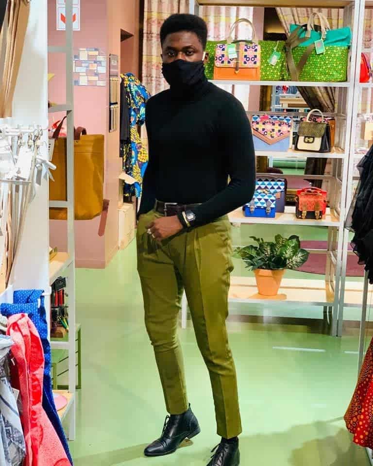 男士的百褶裤子