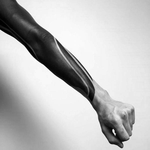 blackout-sleeve-tattoo-ideas-for-males
