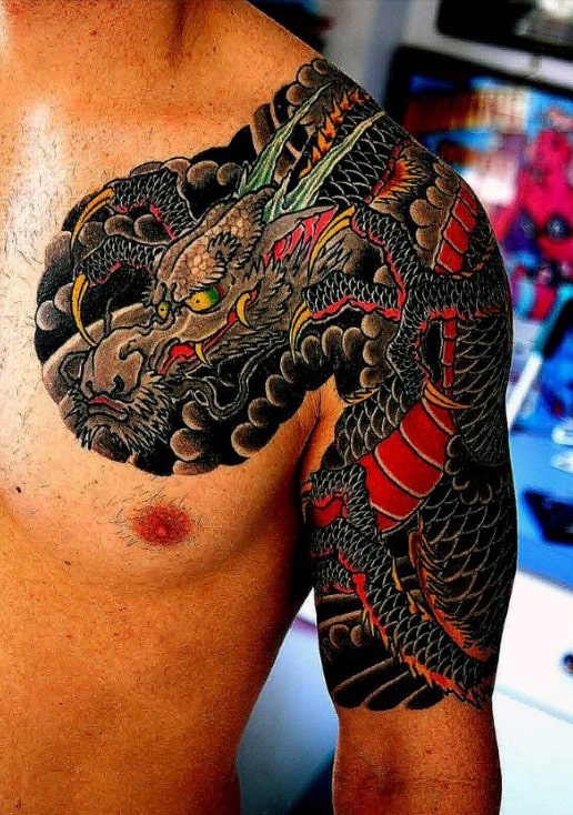 半袖纹身男龙