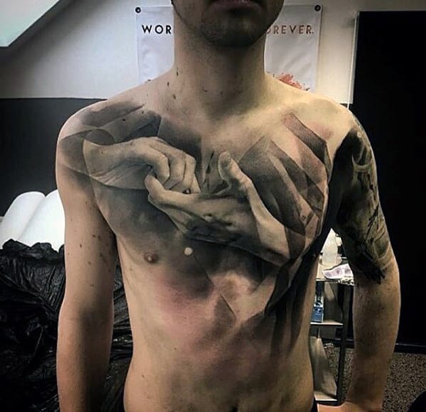 男性胸部现实的手黑白纹身