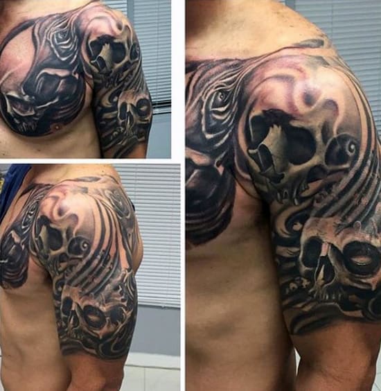 男人半袖Tattooos