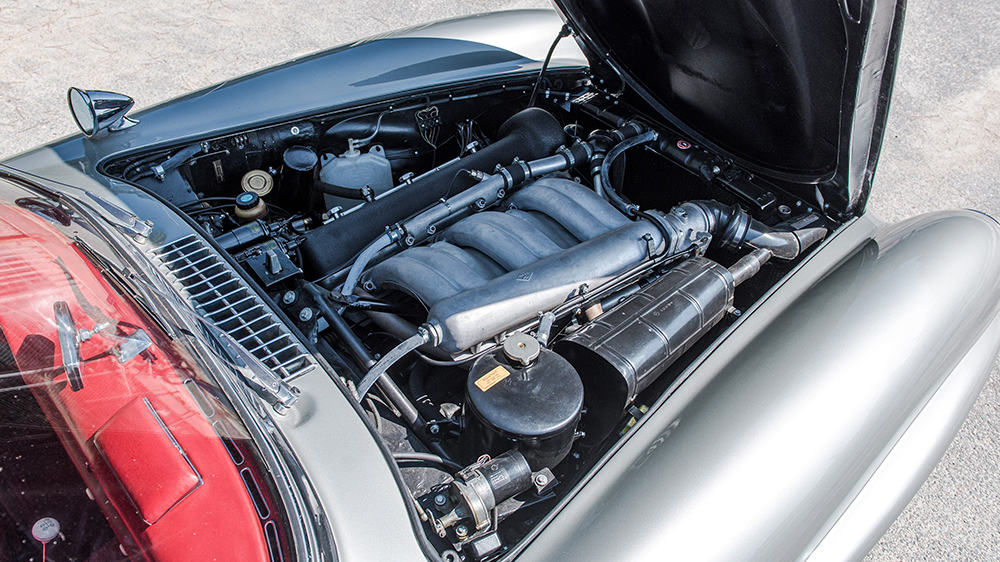 Mercedes-Benz-300-SL-coupe-6