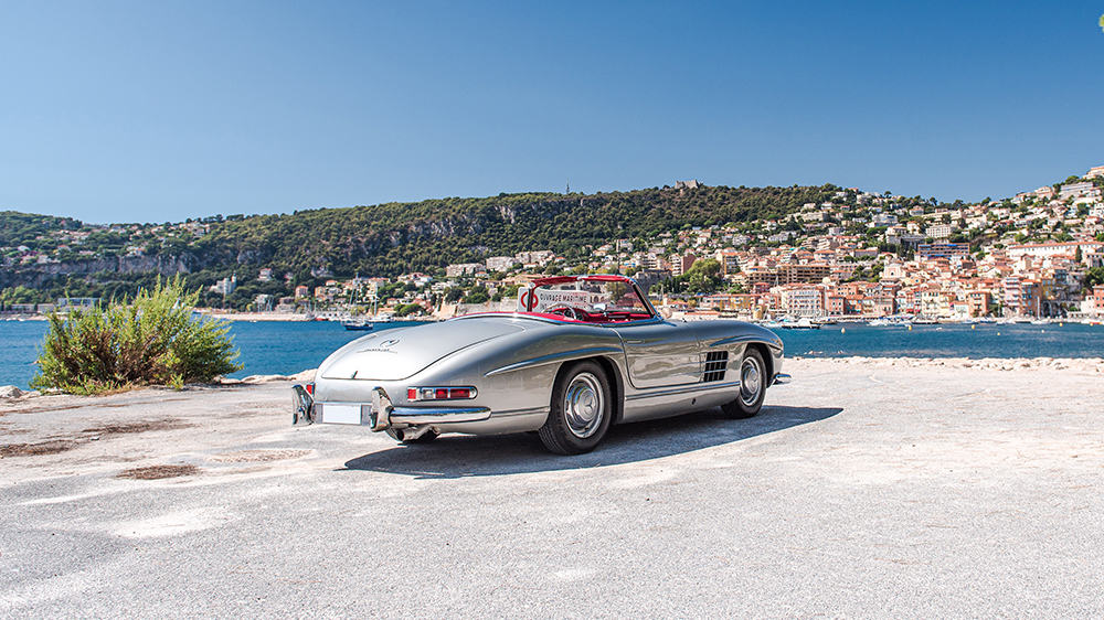 Mercedes-Benz-300-SL-coupe-8